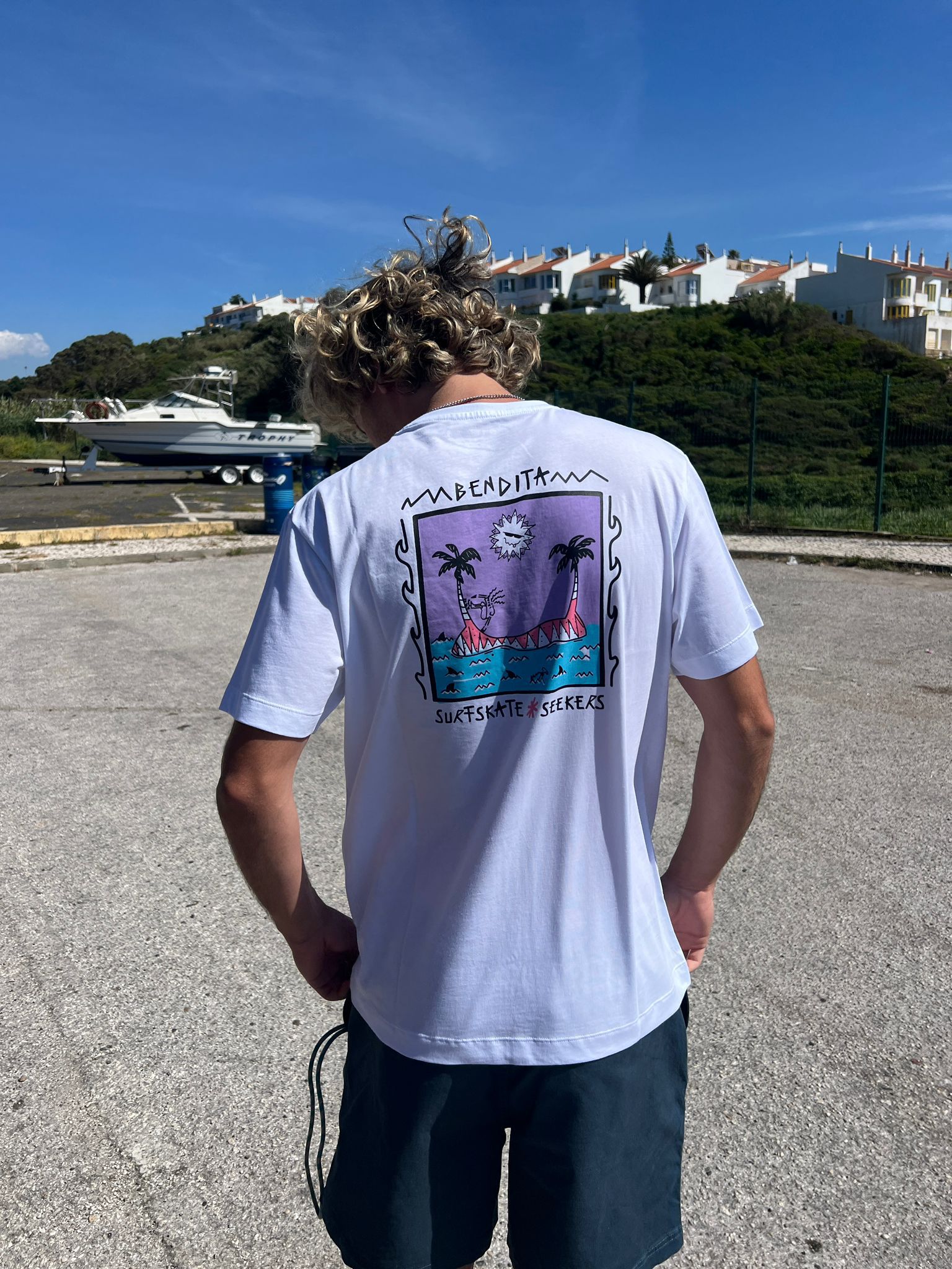 Surfskate Seekers T-Shirt – White | Organic Cotton | Made in Portugal